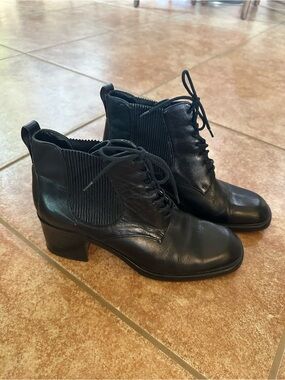 Women's Cole Haan Black Lace-Up Ankle Booties with Block Heel Size 10